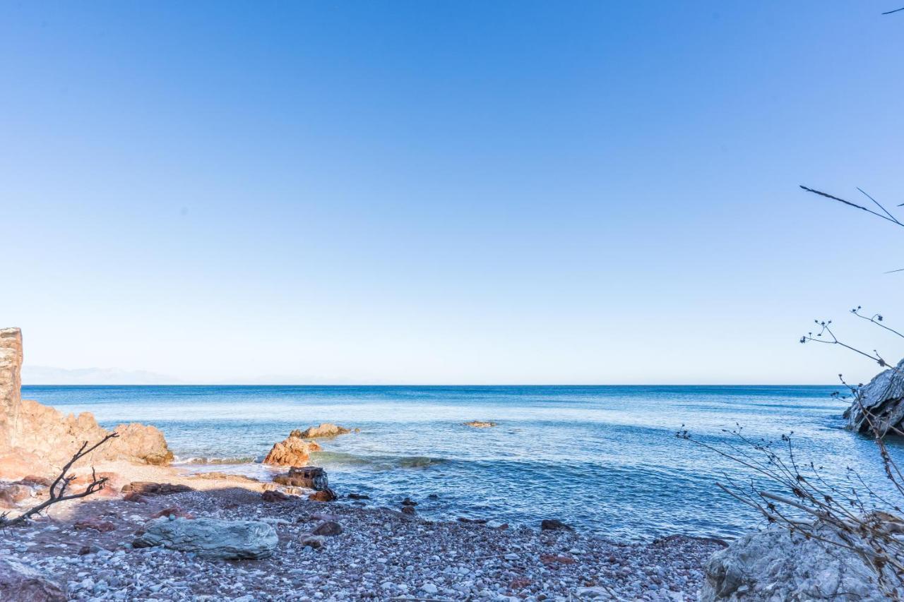 Seafront Studio With Direct Beach Access Koróni Zewnętrze zdjęcie
