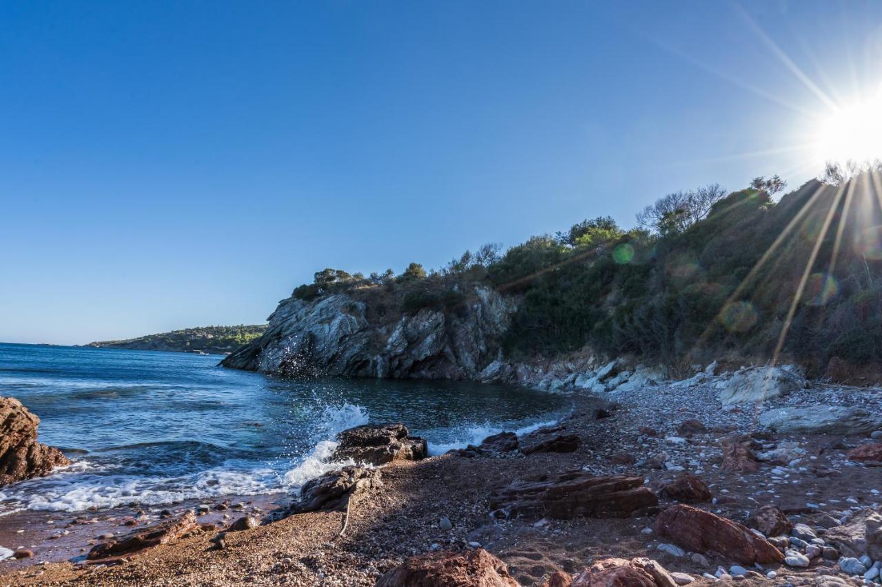 Seafront Studio With Direct Beach Access Koróni Zewnętrze zdjęcie