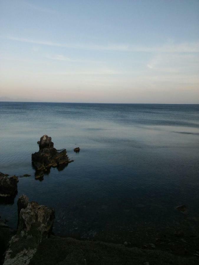 Seafront Studio With Direct Beach Access Koróni Zewnętrze zdjęcie